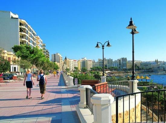 Seaview Apartment In Fort Cambridge, Sliema Buitenkant foto